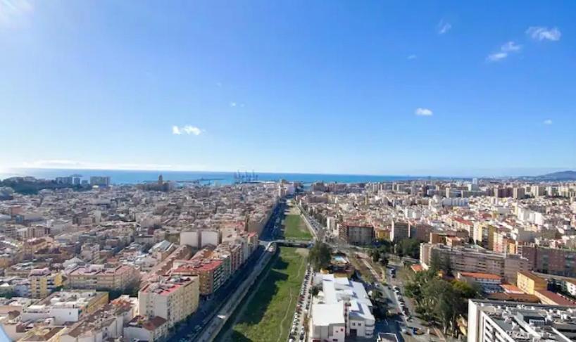 Urban Sky Views Over Málaga Exterior foto