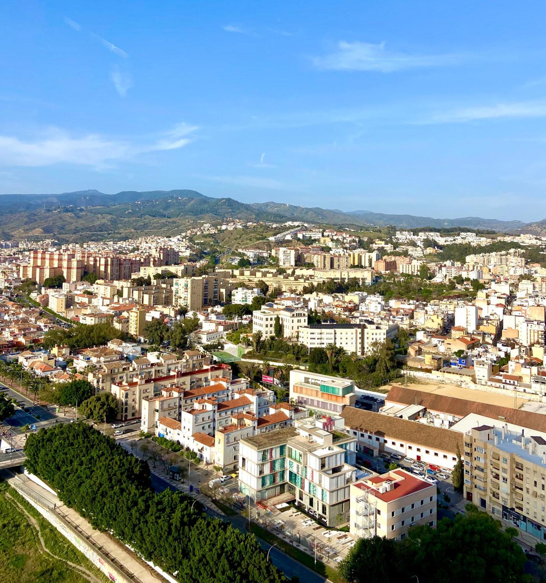 Urban Sky Views Over Málaga Exterior foto